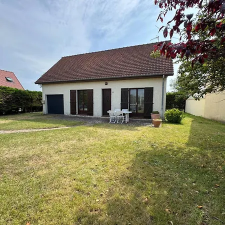 Hébergement de vacances Maison Individuelle, 100m2, 3 Chambres, Jardin Clos